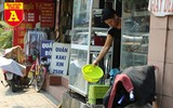Nắng nóng 41 độ C, khách du lịch ở Hà Nội phải cầm quạt khi đi dạo